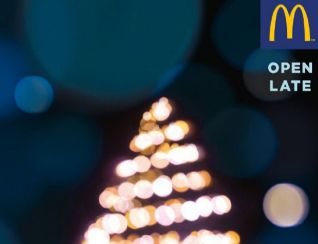 麦当劳创意广告，用光斑效果来表达「晚间营业」的主题